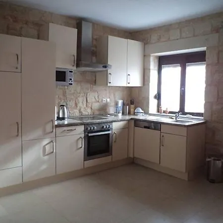 Charming House In With Mountain View *