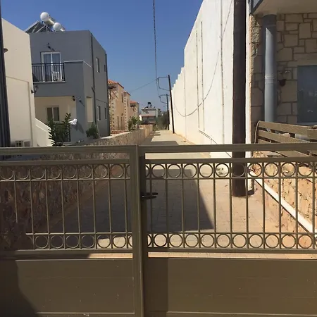 Charming House In With Mountain View