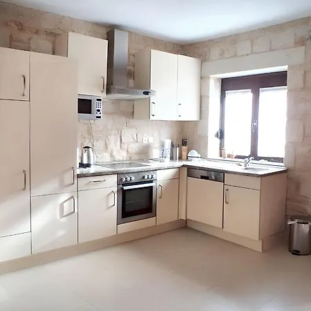 Charming House In With Mountain View Semesterbostad *