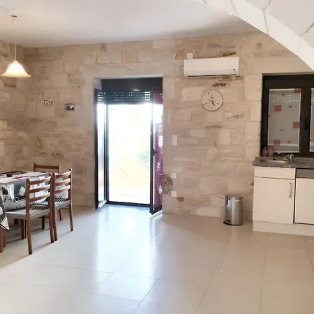 Charming House In With Mountain View Hersonissos (Crete)