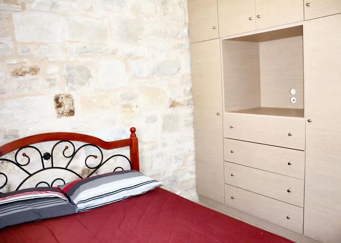 Charming House In With Mountain View Χερσόνησος