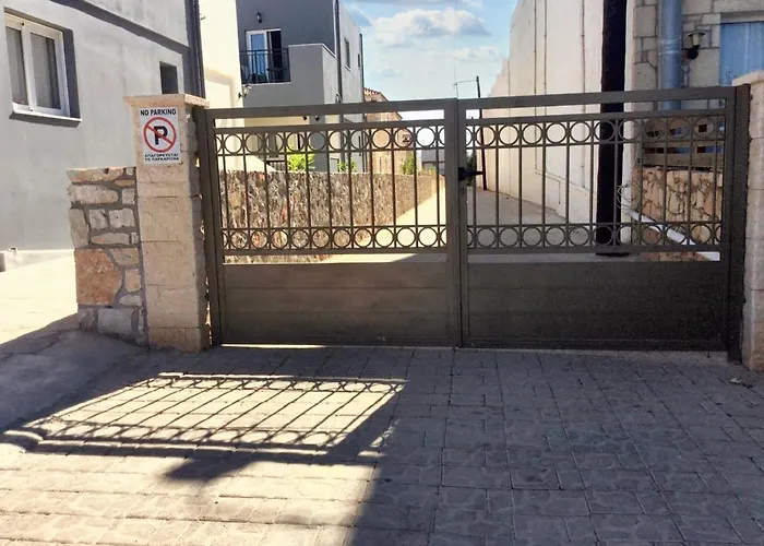 Σπίτι διακοπών Charming House In With Mountain View