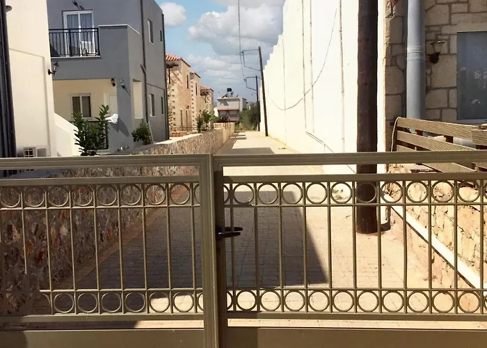 Charming House In With Mountain View * Χερσόνησος