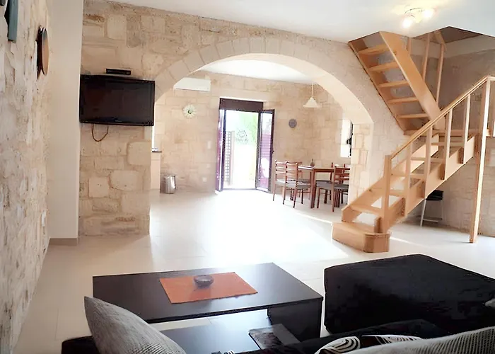 Charming House In With Mountain View بيت للعطل خيرسونِسوس