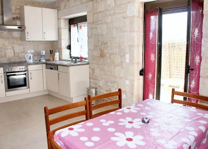 بيت للعطل Charming House In With Mountain View *